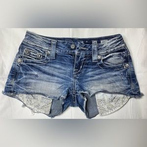 (Used) Miss Me Shorts,size 24